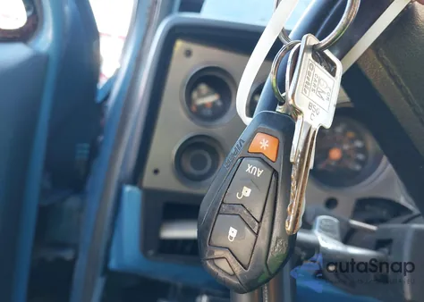 1988 Chevrolet Suburban R20 from USA, damaged, VIN 1GNGR26NXJF113866